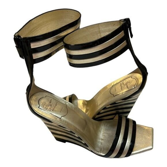 ROGER VIVIER Black Gold Stripe Patent Leather Wedge Sandals Sz 40 US 10 - Picture 2 of 16